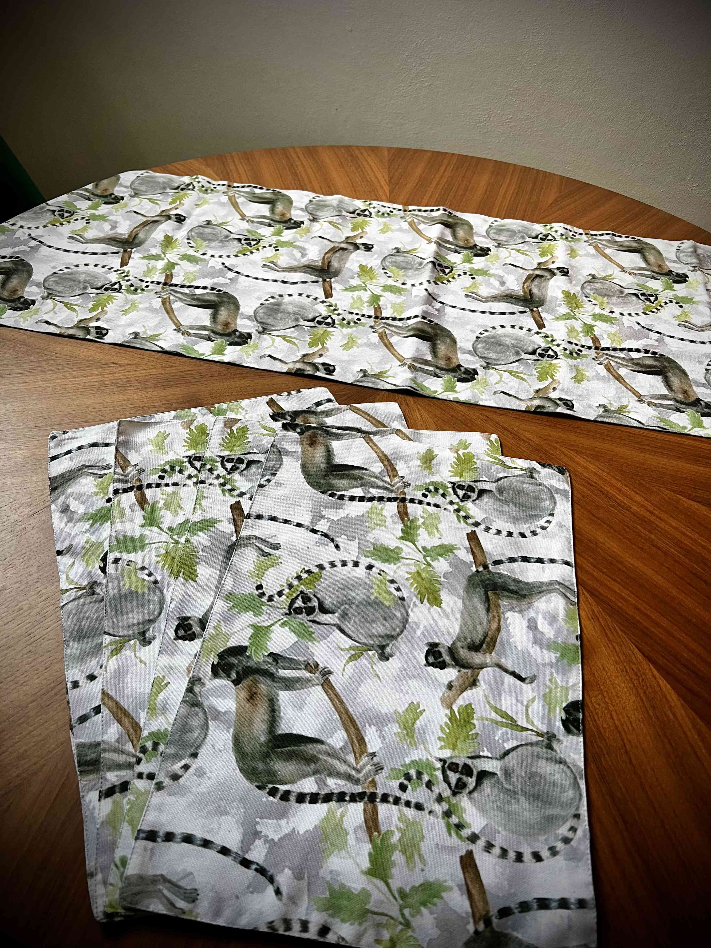 Lemuři Běhoun a Prostirání