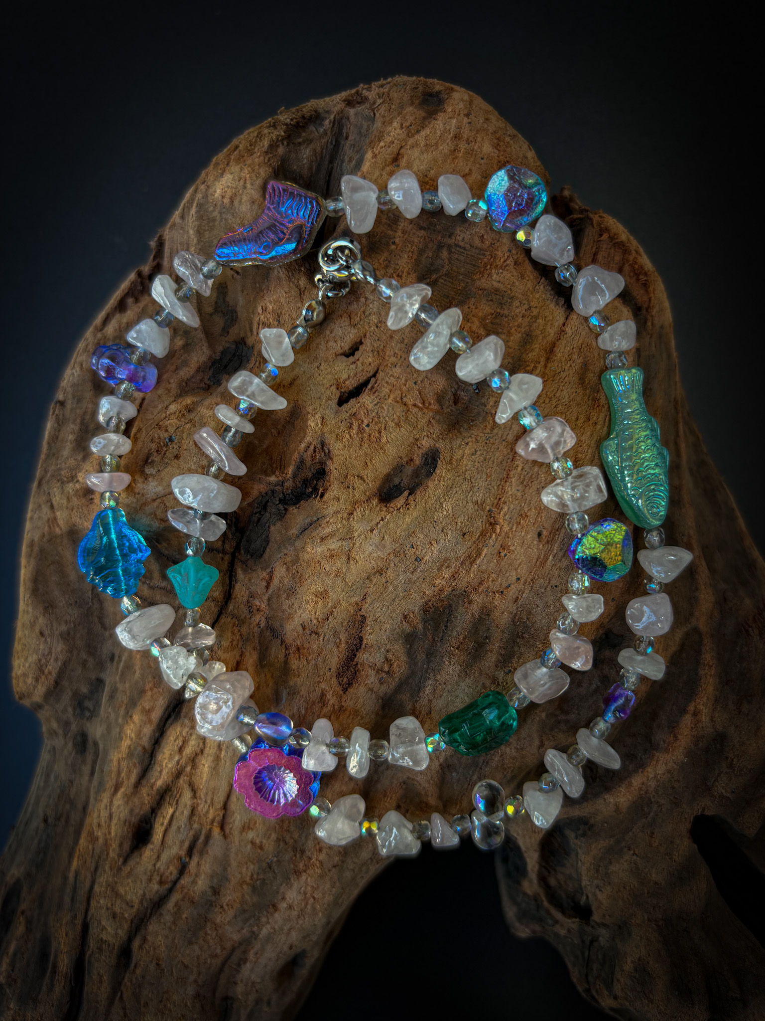 Barevný náhrdelník růženín