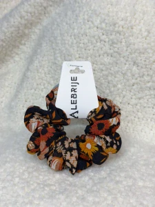 Květinová gumička do vlasů