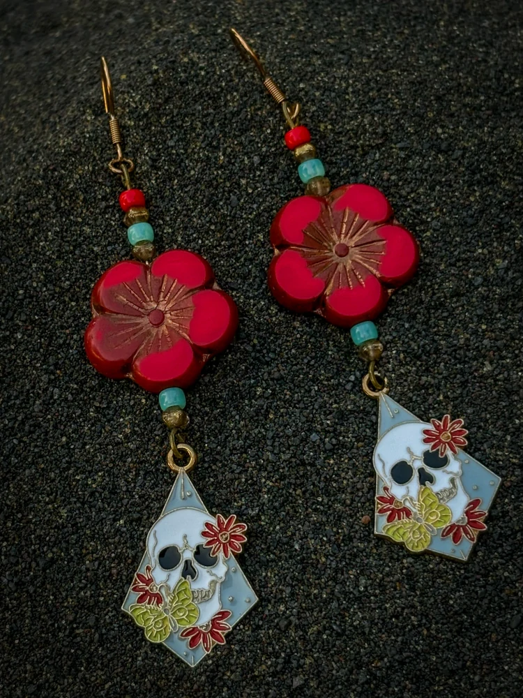 Náušnice lebky - květinové 