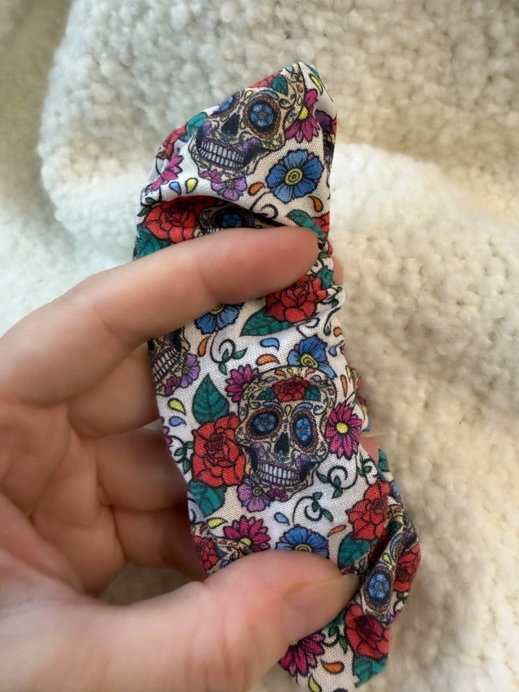 Designová ručně šitá gumička do vlasů