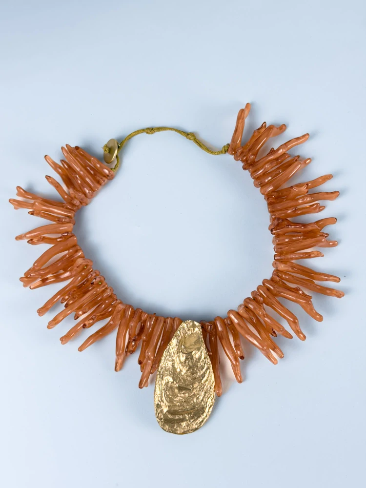  Výrazný náhrdelník korál 