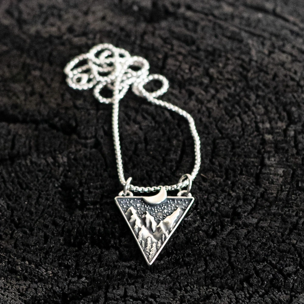 Pánský náhrdelník s přívěskem hory