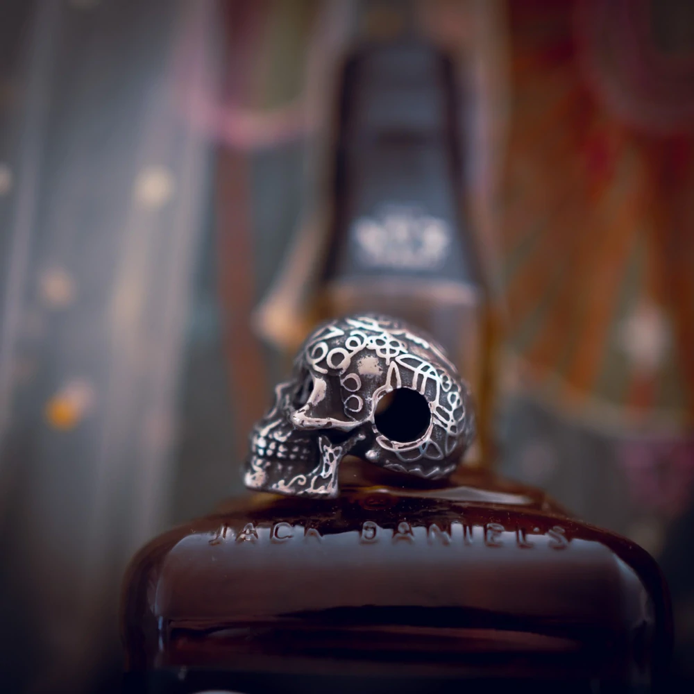 Lebka z chirurgické oceli