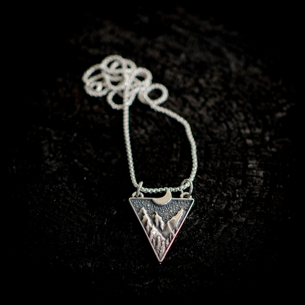 Pánský náhrdelník s přívěskem hory