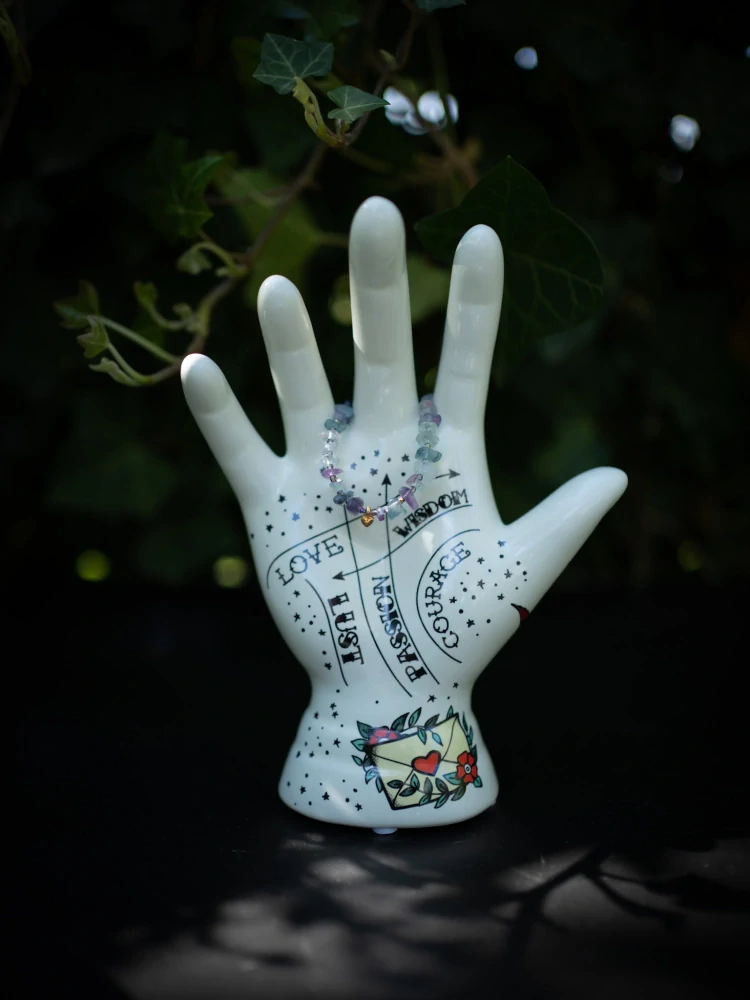 Tetovaní - frenologická ruka Love/Hate